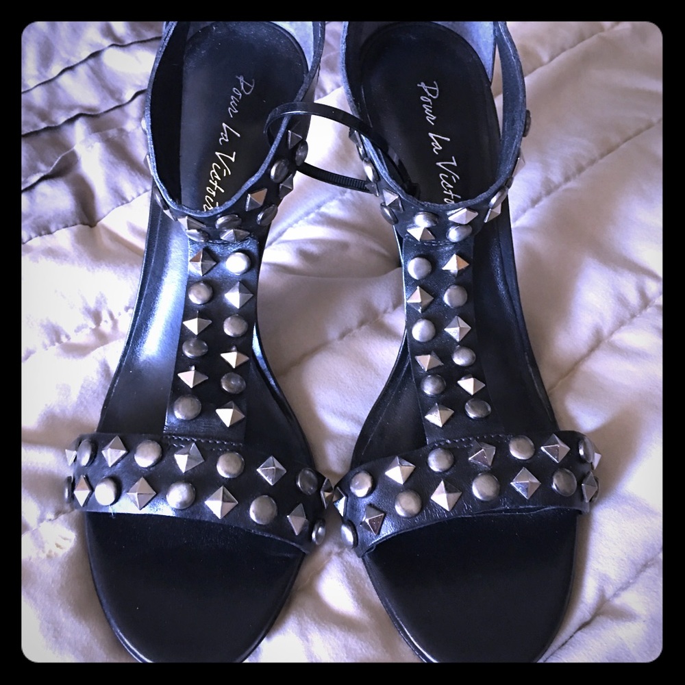 SOLD! Pour la Victoire T-Strap Heels Size 8